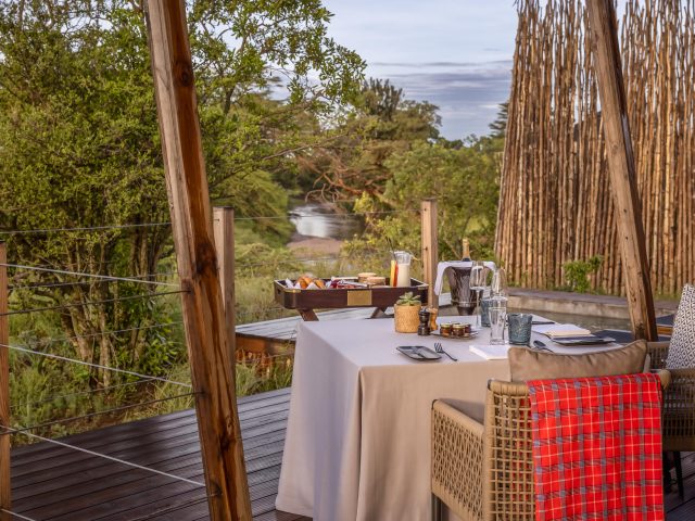 jwmara_honeymoonbreakfastriverview